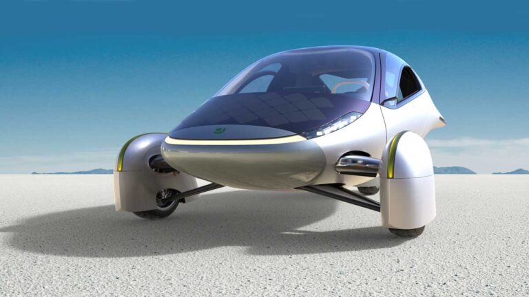 Aptera presentó su nuevo vehículo eléctrico solar con su tecnología Never Charge