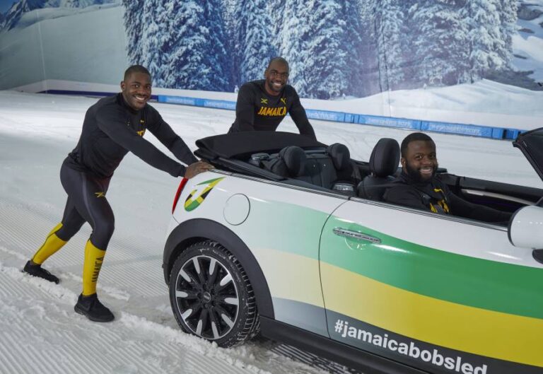 Jamaica vuelve a ser noticia en las olimpiadas de invierno, con un MINI Convertible