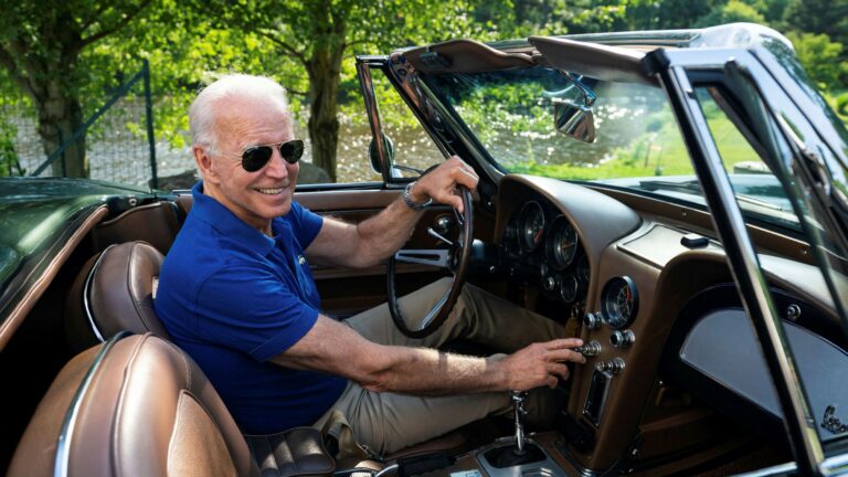 Como hará Joe Biden para actualizar la industria del automóvil ?