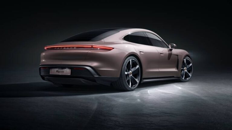 Porsche lanza la cuarta variante del Taycan, su primer sedan deportivo eléctrico