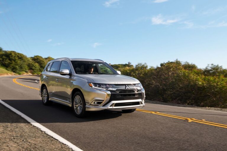 Mitsubishi dió a conocer los precios y la disponibilidad del Mitsubishi Outlander PHEV del 2021