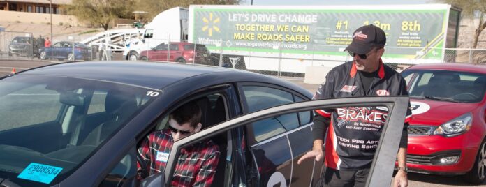 Kia y B.R.A.K.E.S. anuncian la renovación de su asociación y un compromiso continuo para reducir las lesiones y salvar vidas