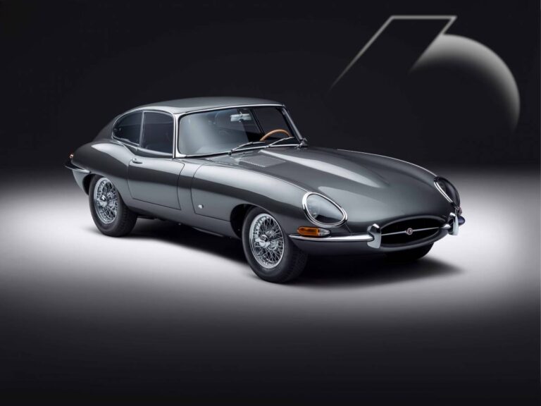Jaguar Classic ha presentado su primer par de vehículos de la colección E-Type 60