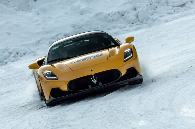 El Maserati MC20 se prueba en la nieve Europea