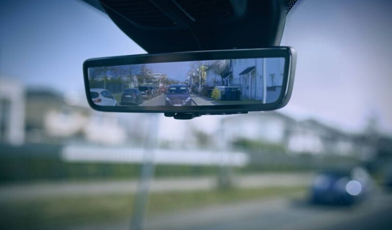 El nuevo «espejo retrovisor inteligente» de Ford… será revolucionario