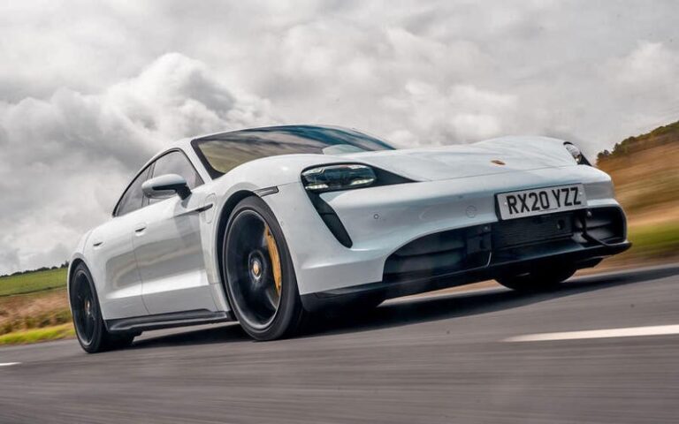 Cuales son el nombre oficial y el código interno de cada Porsche ?