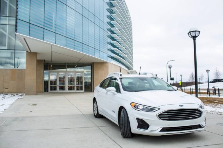 Ford y la Universidad de Michigan abren una instalación única en su tipo para desarrollar robots