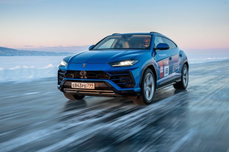 Lamborghini participó por primera vez en los Días de la Velocidad sobre el hielo del lago Baikal