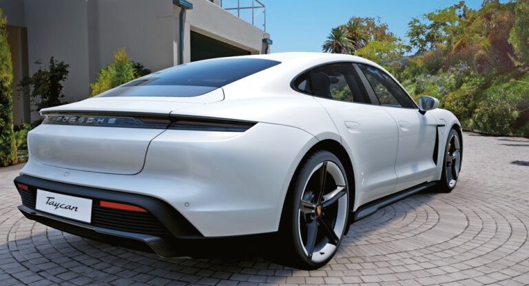 Una compañía videojuegos espera desarrollar el vehículo inteligente para Porsche