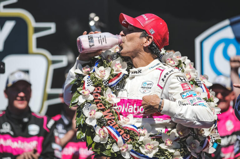 Hélio Castroneves hace historia en las 500 Millas de Indianápolis