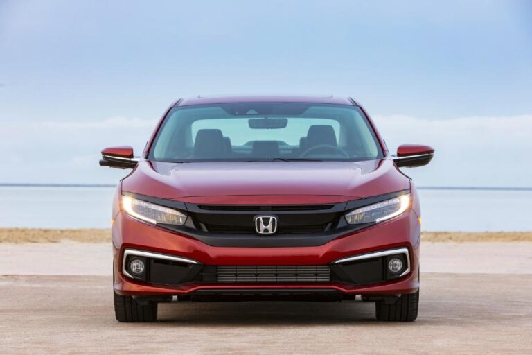 Honda Civic sedan, en un año de pruebas, demuestra porque es el auto más vendido entre los hispanos de EE.UU