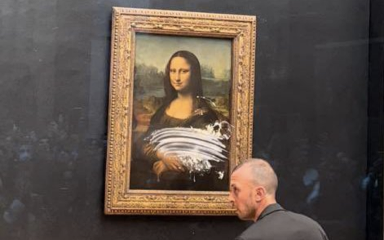 La Gioconda de Leonardo da Vinci fue atacada en el Museo del Louvre