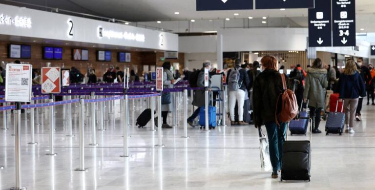 El caos en los aeropuertos hunde las reservas de último minuto
