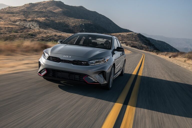 Kia anuncia los precios y especificaciones del Forte 2023