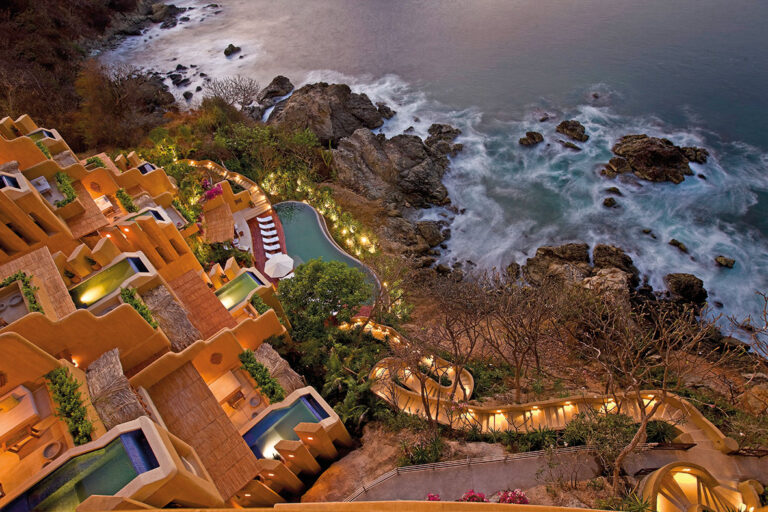 Descubre el hotel con las  suites más hermosas sobre un acantilado en Latinoamérica