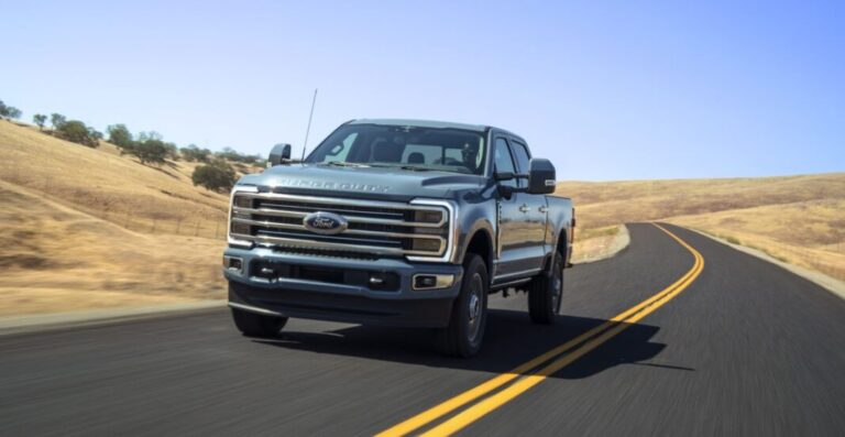 La Ford F-Series Super Duty del 2023 ya tiene la triple corona del servicio pesado