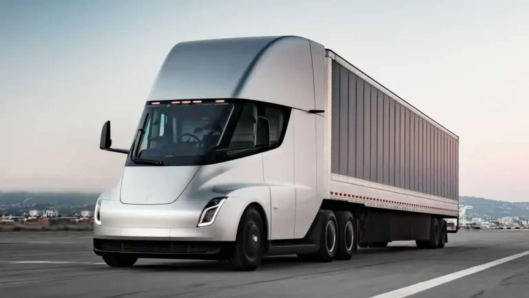 Tesla esta listo para empezar a entregar los camiones semi-remolque