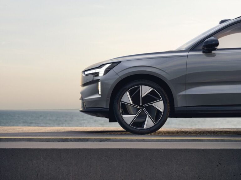 Volvo quiere establecer como su buque insignia al nuevo modelo eléctrico EX90