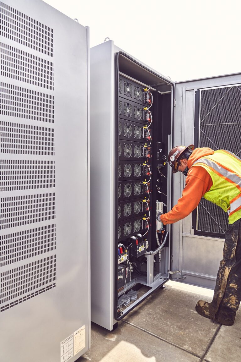 Electrify America invertirá en programas nacionales de STEM y desarrollo de la fuerza laboral para ayudar a construir la fuerza laboral de vehículos eléctricos del mañana