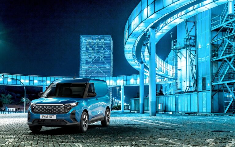Ford Pro presenta en Europa la E Transit Courier, un nuevo vehículo comercial eléctrico