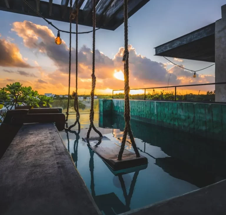 Tulum: Cuenta las estrellas desde tu cama y colúmpiate sobre la piscina en tu propia terraza privada