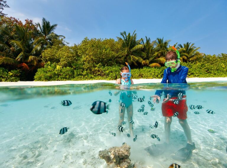 La isla caribeña con playas impresionantes y el Margaritaville más grande del Caribe