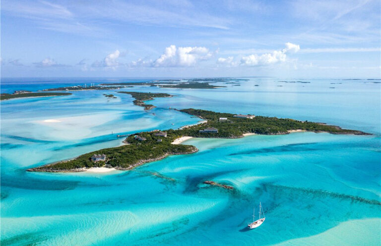 ¡En Venta! La isla privada más exclusiva de las Bahamas escenario de Piratas del Caribe y James Bond