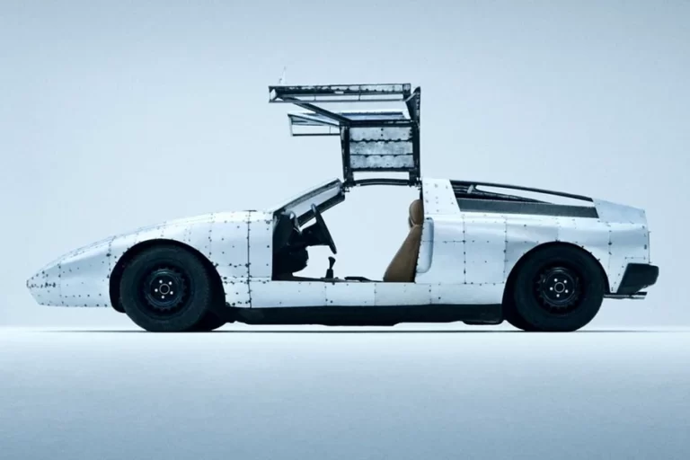 Mercedes-Benz 190E transformado en un épico auto artístico C 111