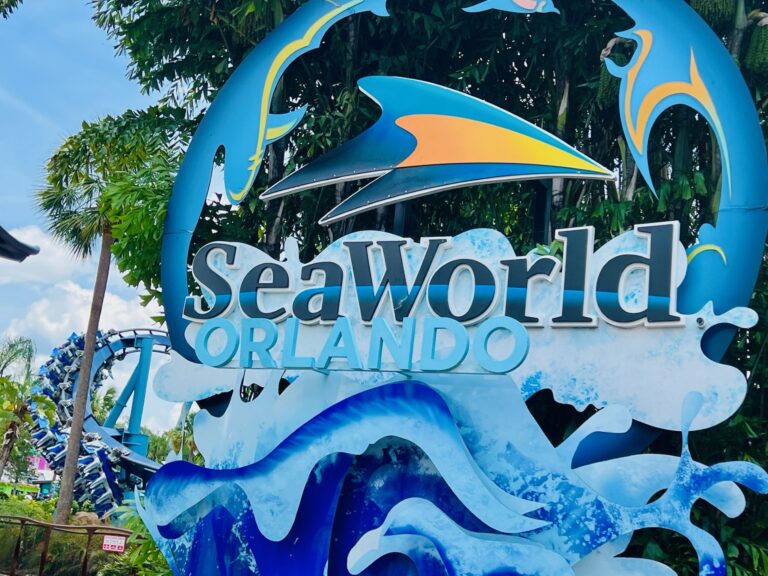 SeaWorld Orlando anuncia la montaña rusa familiar Penguin Trek para el 2024