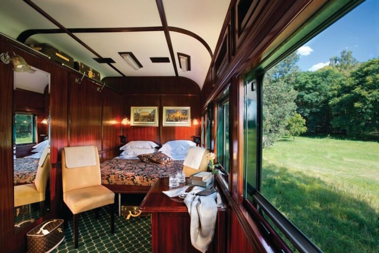 5 Trenes que Viajan por los Destinos más Asombrosos del Planeta