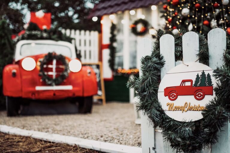Adorna tu auto con estas increíbles y divertidas decoraciones navideñas