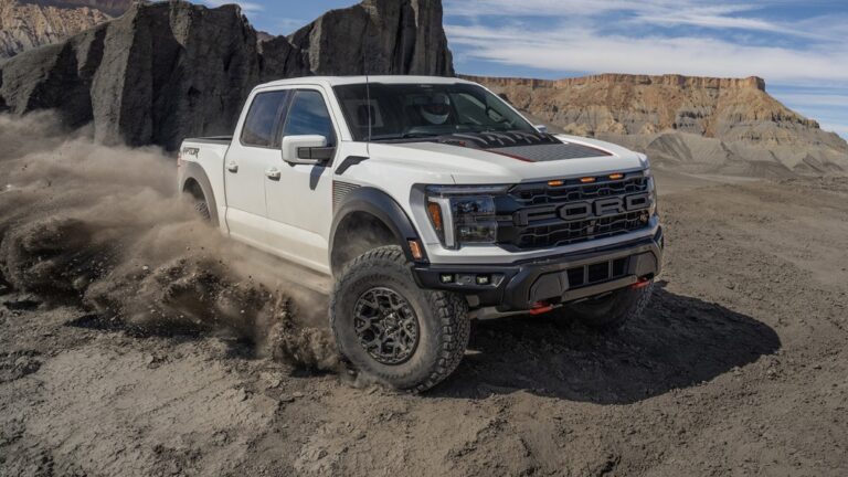 El Ford F-150 Raptor R del 2024 le arrebata la corona de potencia al TRX
