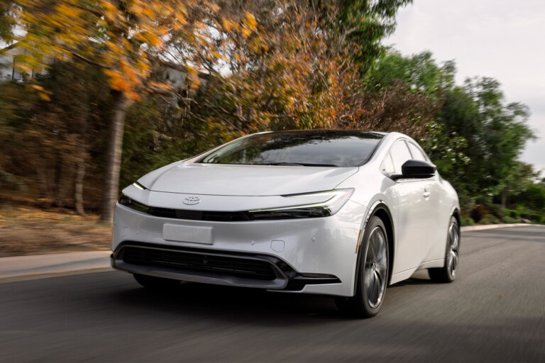7 de los Autos con Mejor Rendimiento de Combustible del 2024