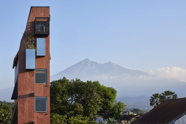 El hotel más delgado del mundo mide 2 metros de ancho