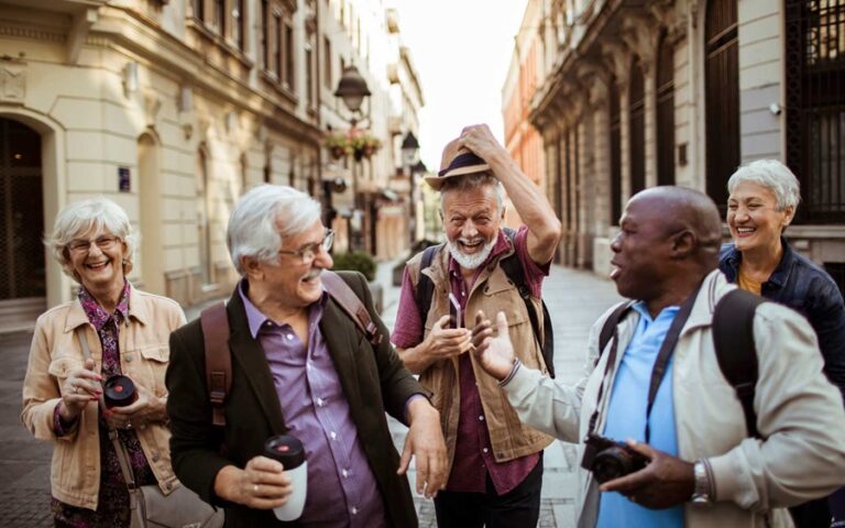 Las 10 Ciudades más seguras para viajeros maduros