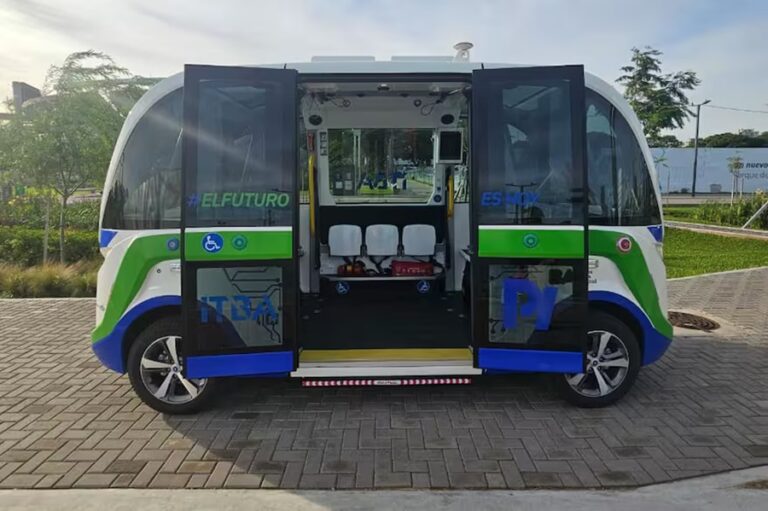 El primer Vehículo sin volante ni chofer en el que se puede pasear gratis en Buenos Aires