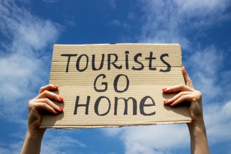 5 Países del Mundo Donde los Turistas Son Mal Mirados
