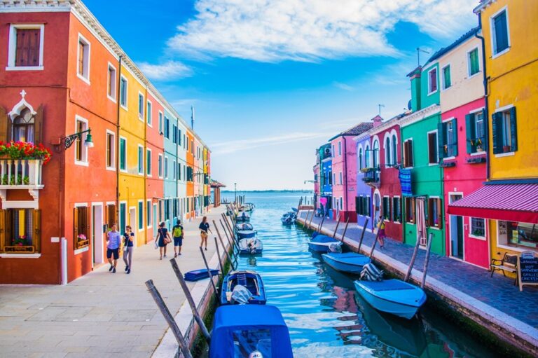 Las 7 ciudades más coloridas del mundo: Un festín visual para tus sentidos