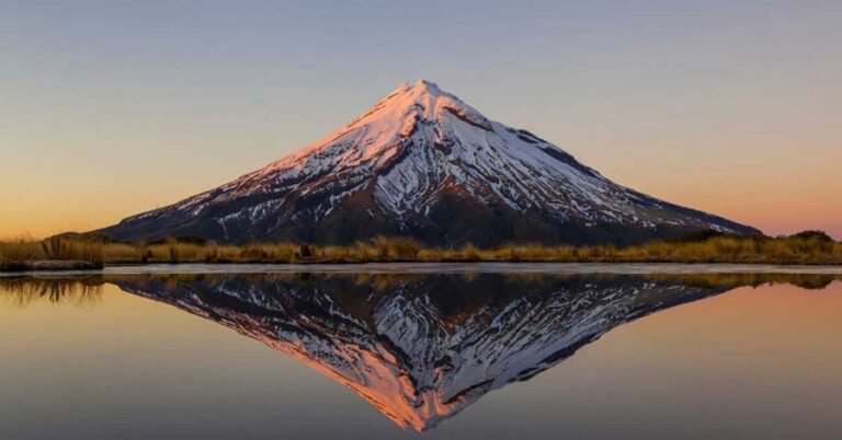 Tierra de Fuego y Hielo: Los Mejores Destinos de Volcanes y Glaciares