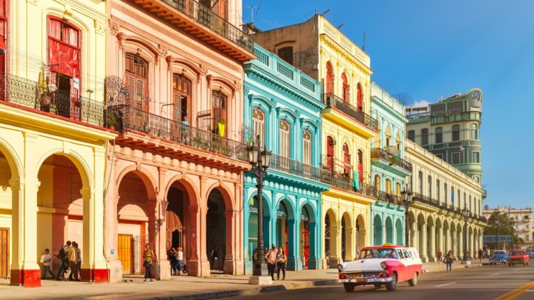 Las 5 Islas Más Baratas para Vacacionar en el Caribe Este Año