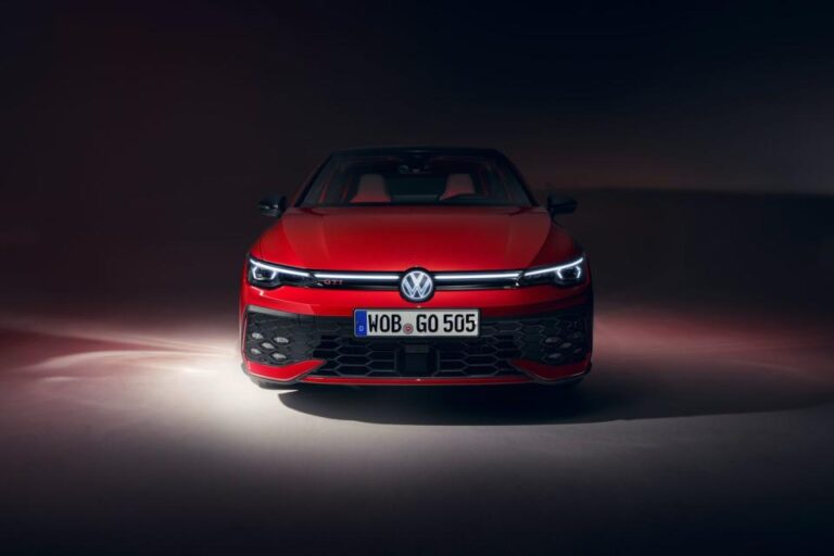 Los 5 autos más rápidos que puedes comprar sin ser millonario