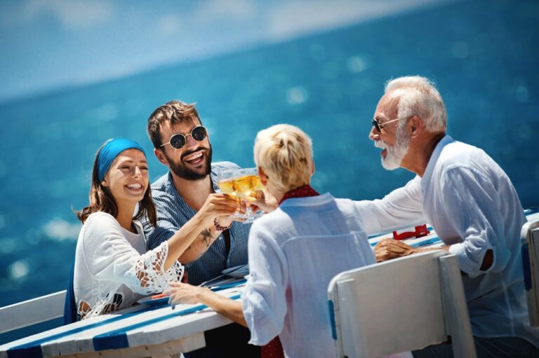 5 Cruceros Ideales para Adultos Mayores en el 2025