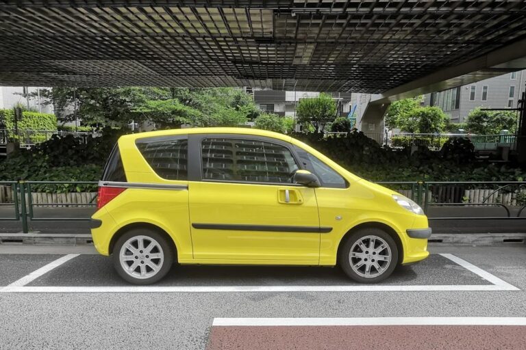 5 Autos que Quisieron Ser del Futuro… Pero se Quedaron en el Pasado