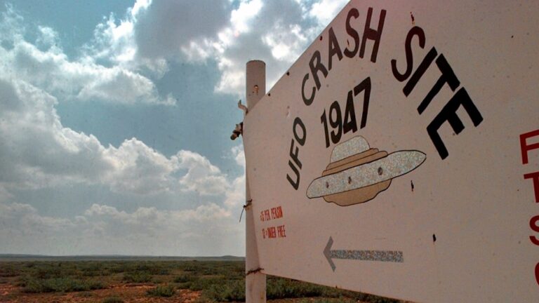5 Ciudades donde Pasan Cosas Muy Extrañas (Y la Gente Ama Ir)