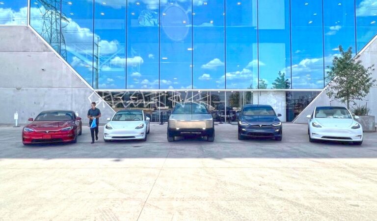 5 Autos del 2025 que Combinan Estacionamiento Autónomo y Confort de Lujo Inteligente