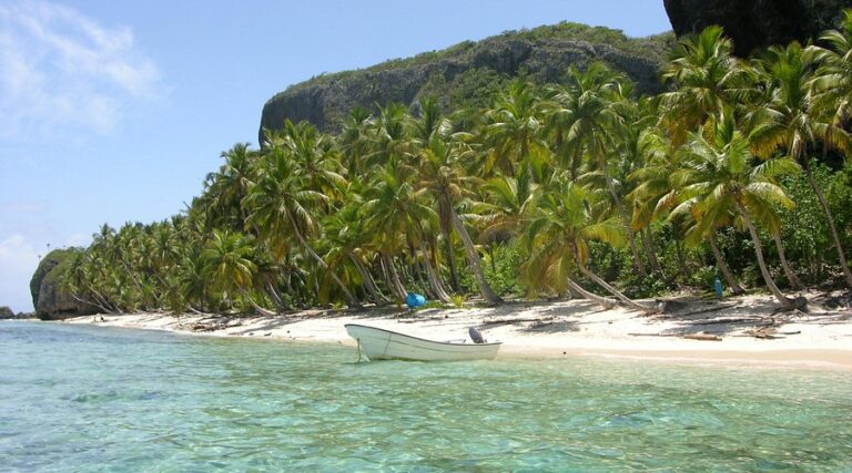 5 playas de República Dominicana que ofrecen el mejor relax sin multitudes