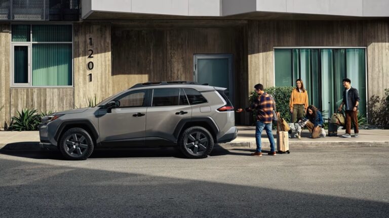 Los 5 mejores SUVs compactos del 2026 para familias jóvenes