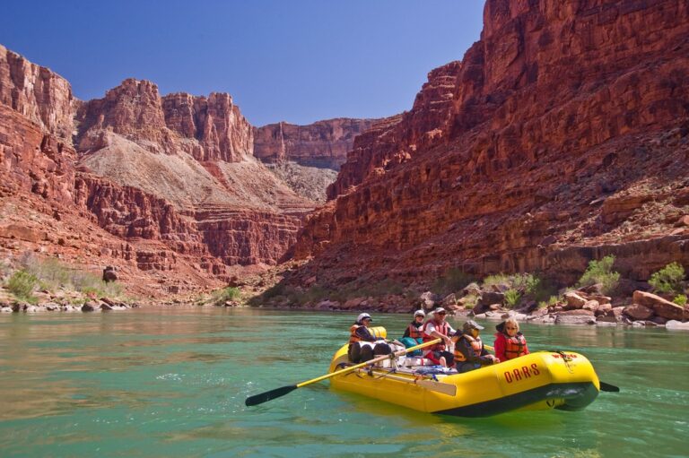 Las 5 experiencias de naturaleza más extremas de Estados Unidos que realmente valen la pena en el 2026