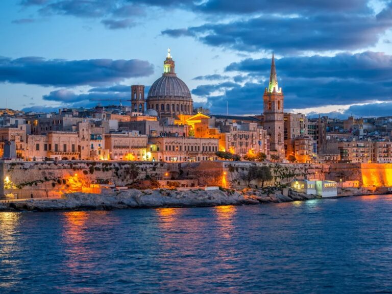 Las 5 ciudades portuarias del mundo donde quedarse después del crucero vale más que el propio crucero