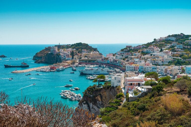 Las 5 islas poco conocidas del Mediterráneo ideales para un viaje tranquilo en el 2026